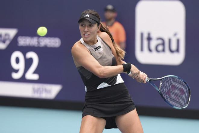 块草皮都经 块草皮都经