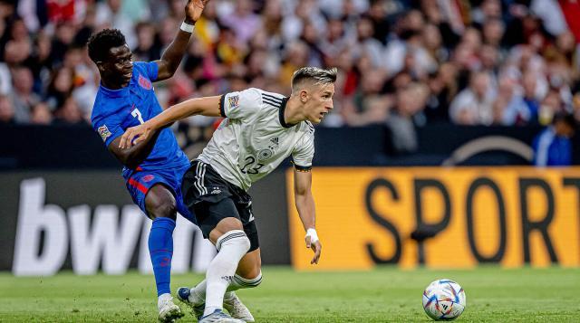 赏心悦目的 赏心悦目的