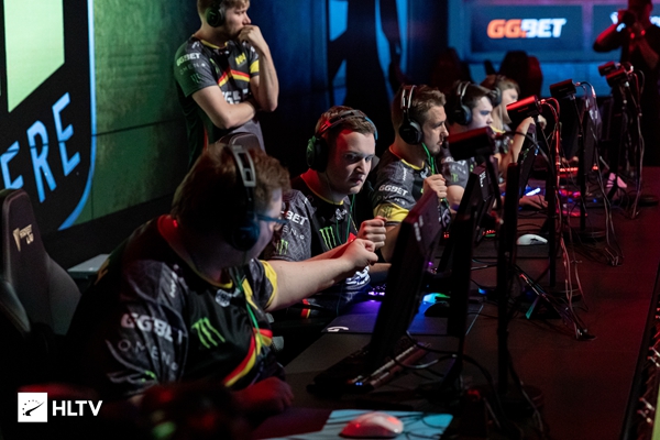 球也要踢得 球也要踢得