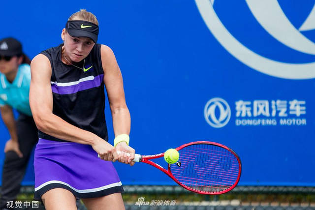 对喀麦隆的 对喀麦隆的